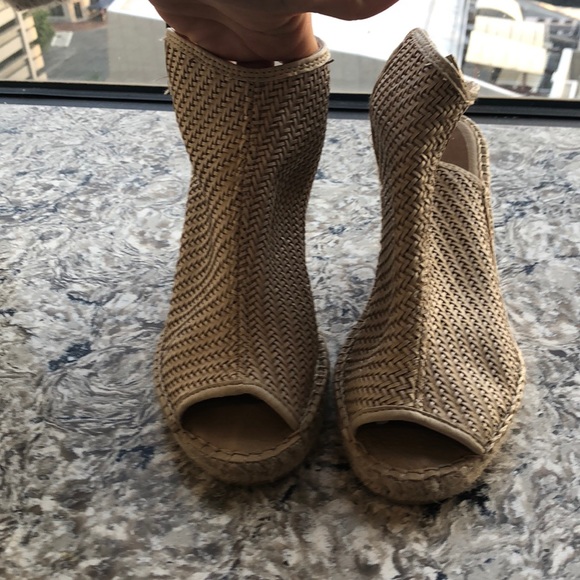 Wicker Cage Peep Toe Sandal Wedges - Picture 2 of 5